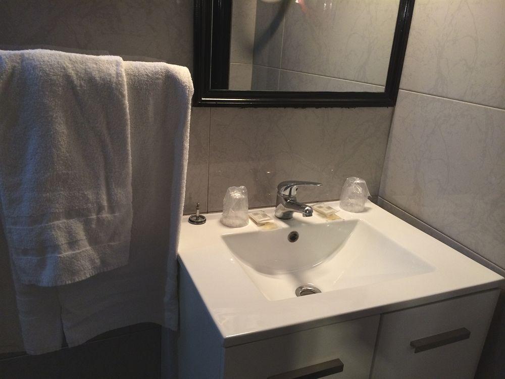 Hipotel Voltaire Bastille 3* Parigi