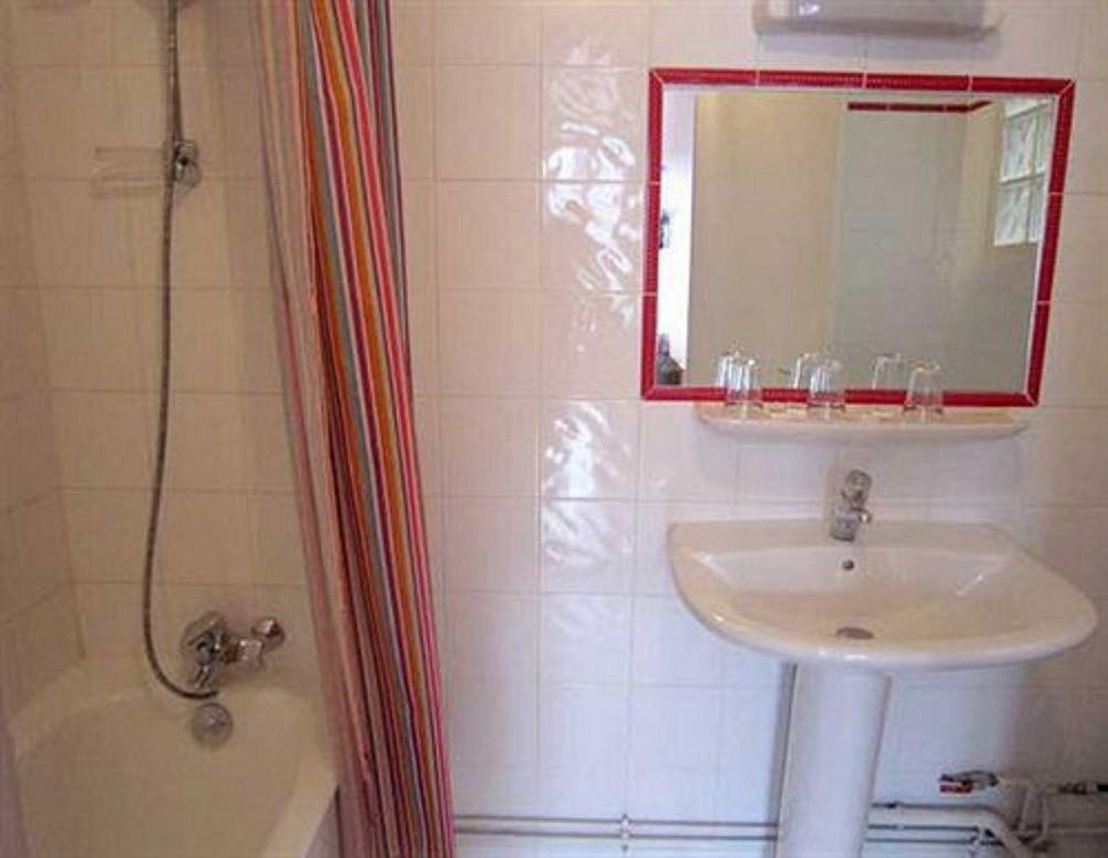 Hipotel Voltaire Bastille Parigi