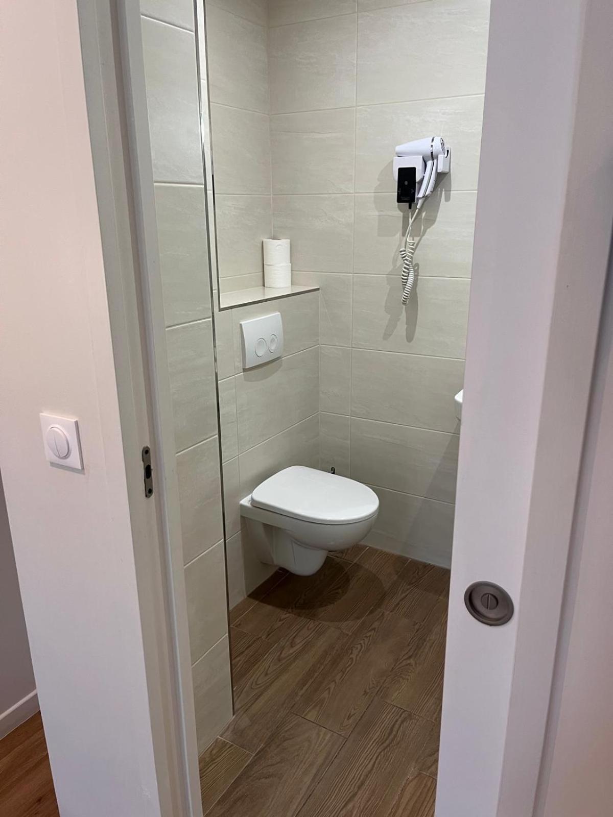 Hipotel Voltaire Bastille Parigi