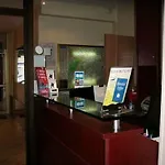 Hotel Hipotel Voltaire Bastille Paris