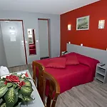 Hotel Hipotel Voltaire Bastille Paris