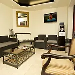Hipotel Voltaire Bastille Hotel