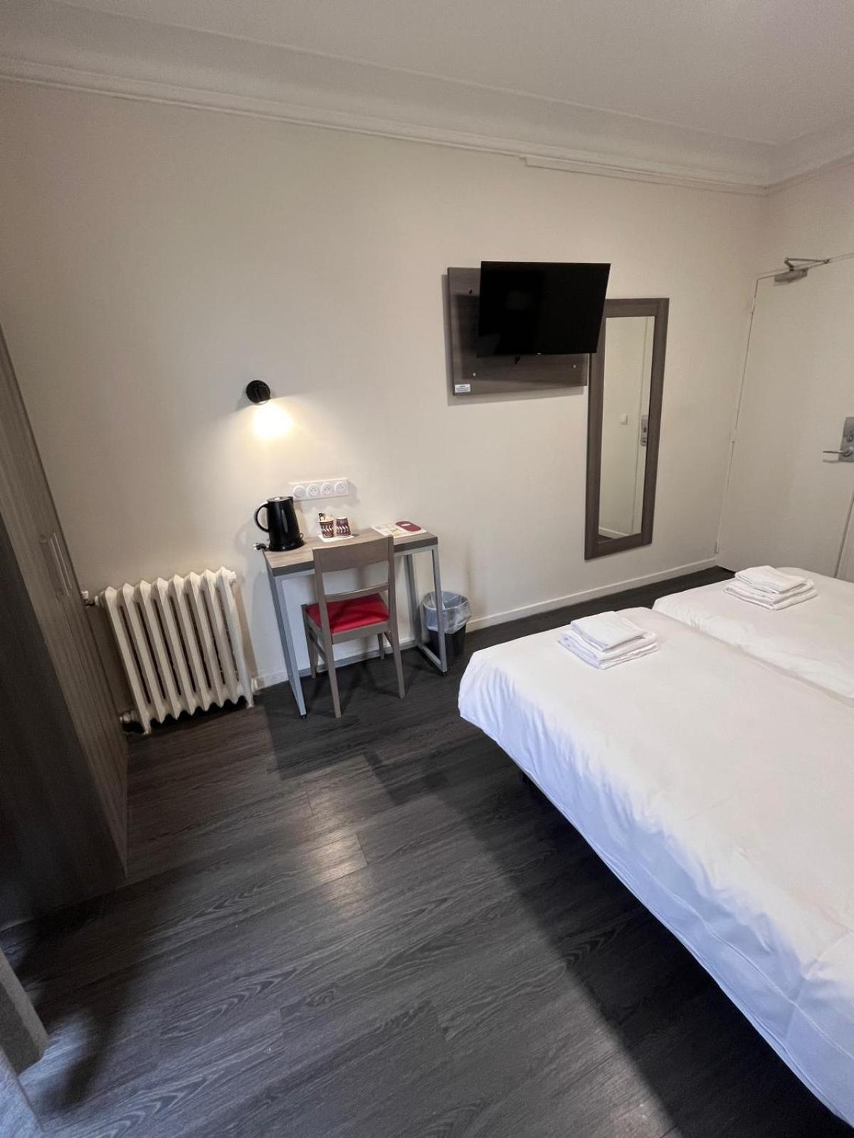 Hipotel Voltaire Bastille Hotel 3*